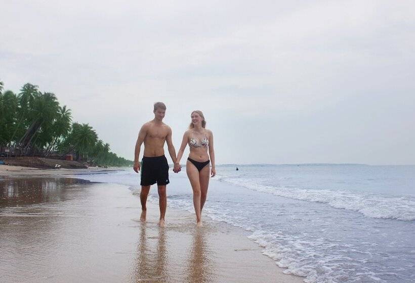 هتل Lotus Garden Resort