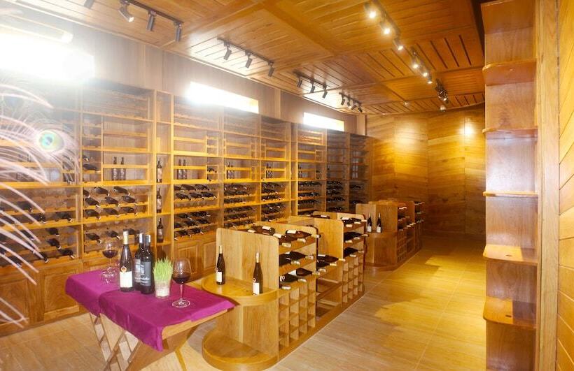 هتل Lotus Garden Resort