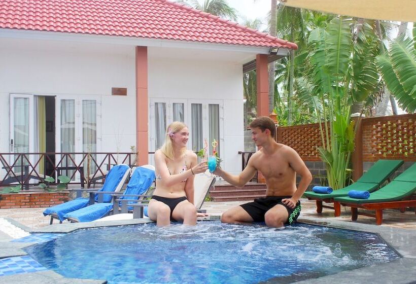 هتل Lotus Garden Resort