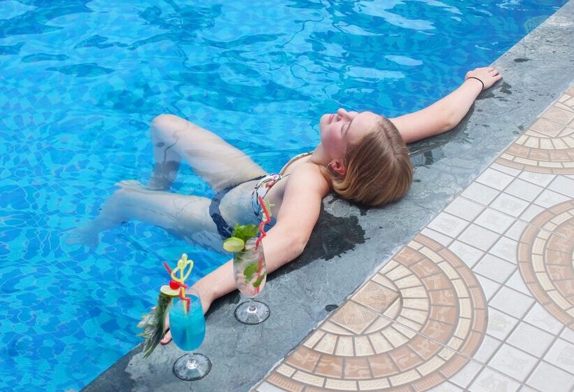 هتل Lotus Garden Resort