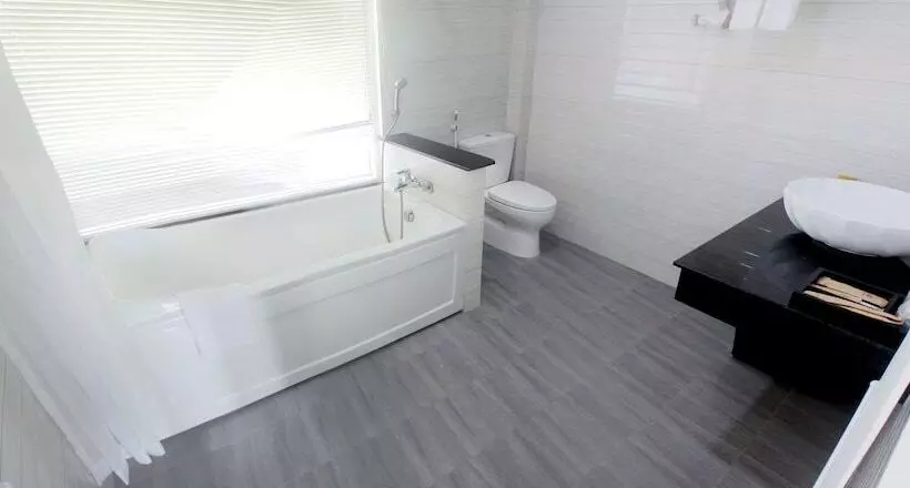 هتل Lotus Garden Resort