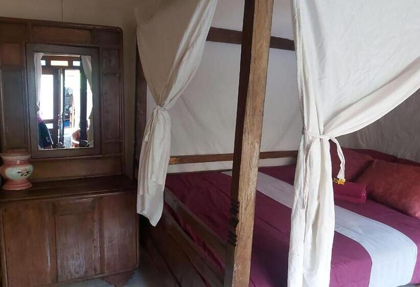 펜션 Twospaces Living At Wave And Chill House, Canggu