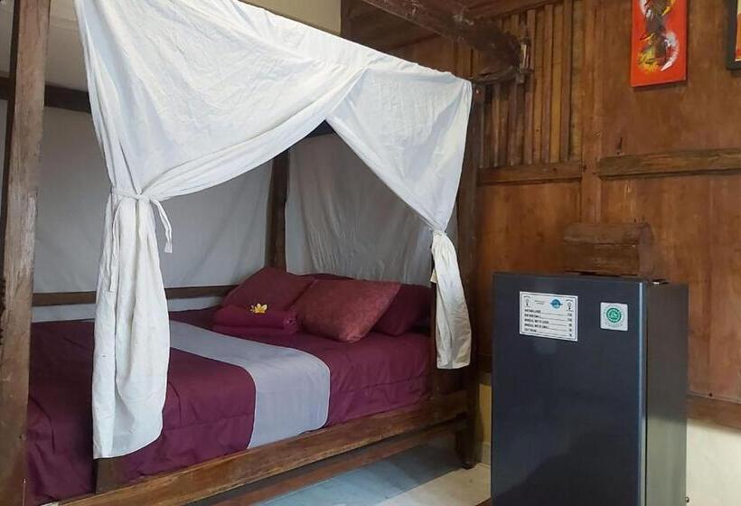 펜션 Twospaces Living At Wave And Chill House, Canggu