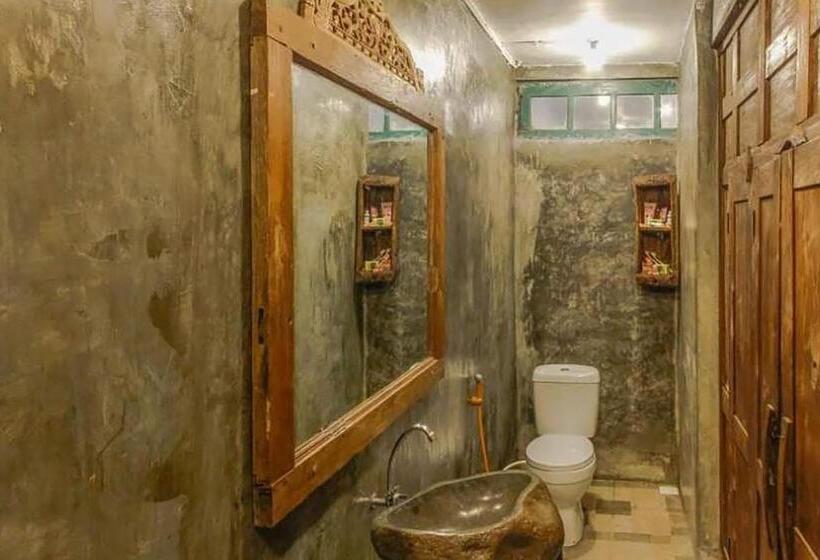 펜션 Twospaces Living At Wave And Chill House, Canggu