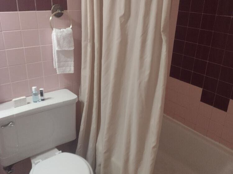 Отель Hub City Inn