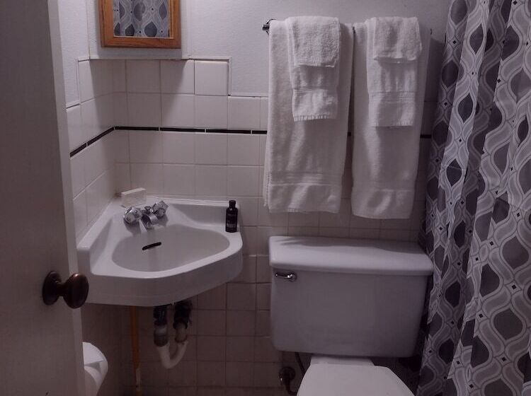 Отель Hub City Inn