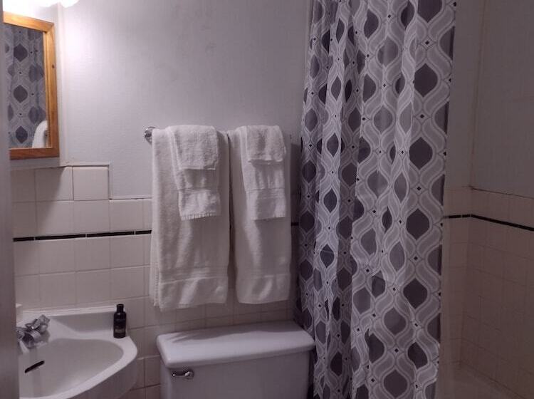 Отель Hub City Inn