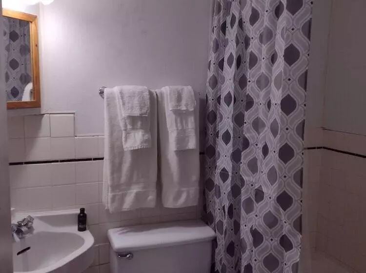 Отель Hub City Inn