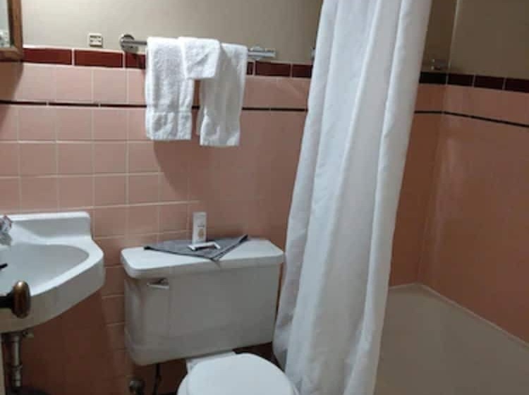 Отель Hub City Inn