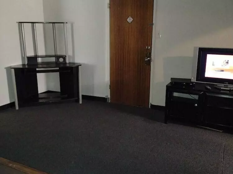 Отель Hub City Inn