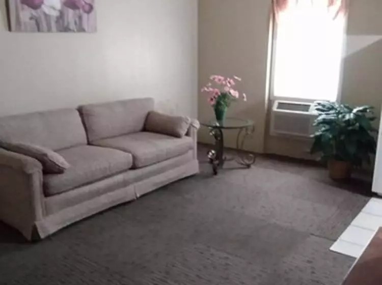 Отель Hub City Inn