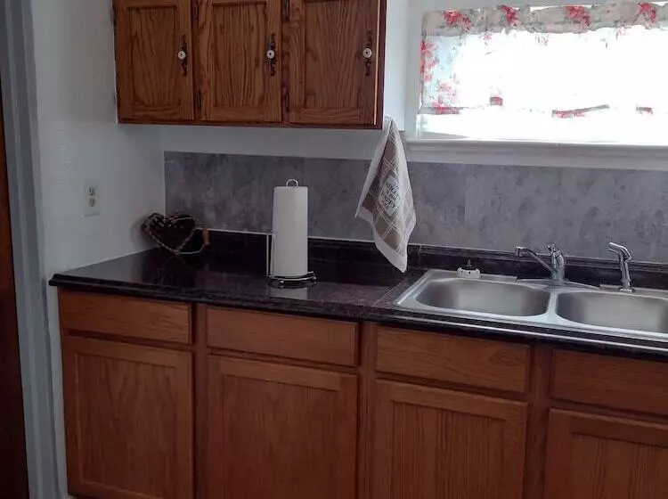 Отель Hub City Inn