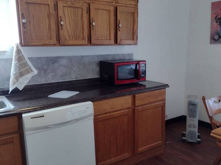 Отель Hub City Inn