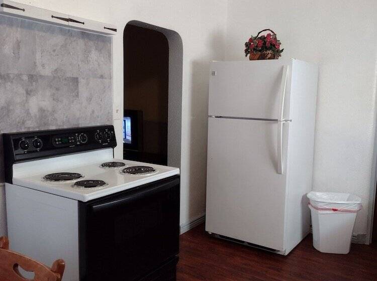 Отель Hub City Inn