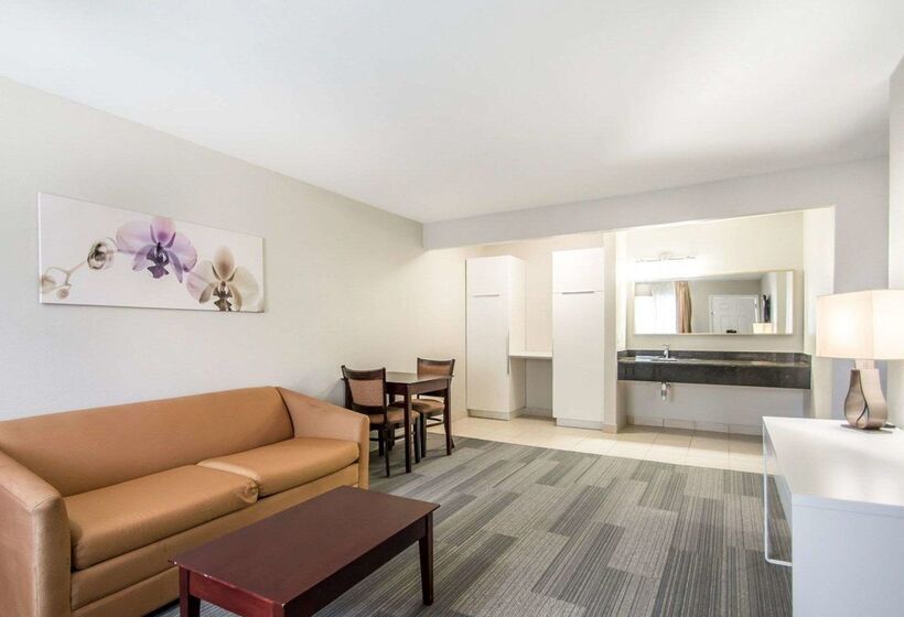 فندق Quality Inn & Suites By The Parks