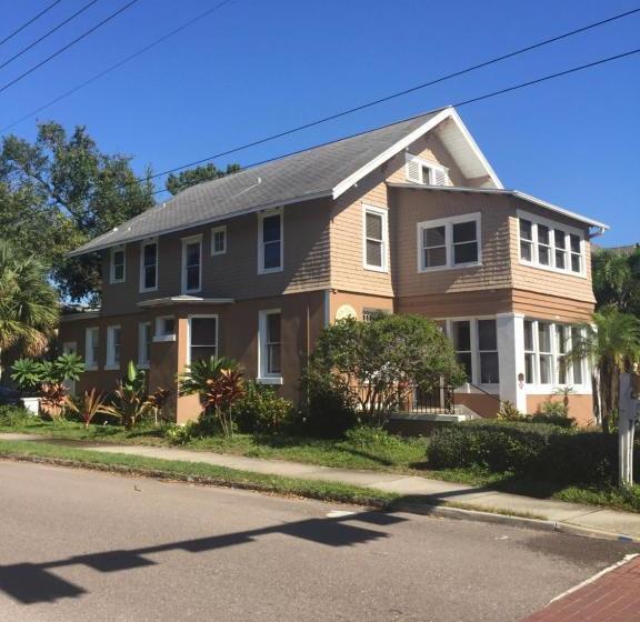 فندق The Mansion House Inn