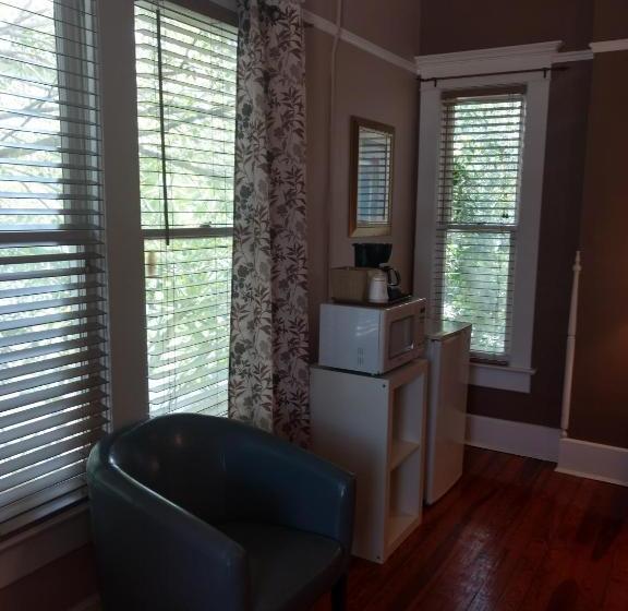 فندق The Mansion House Inn