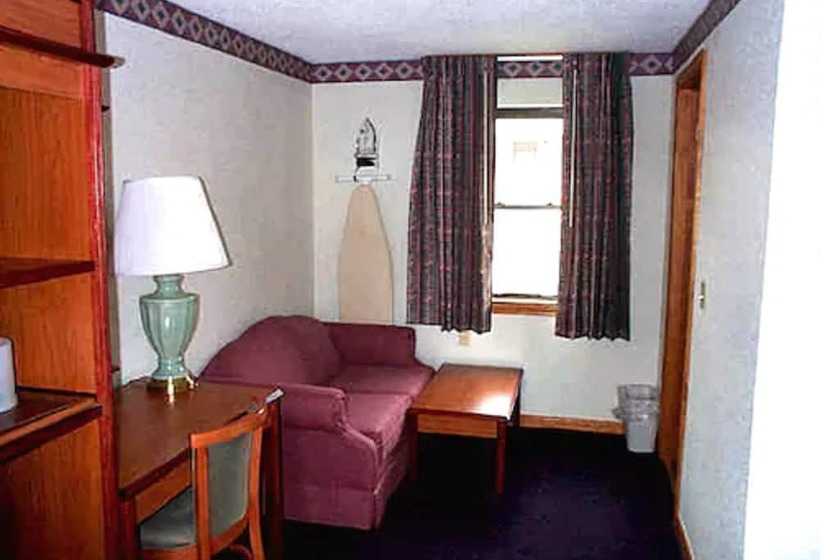 فندق Wesley Inn & Suites