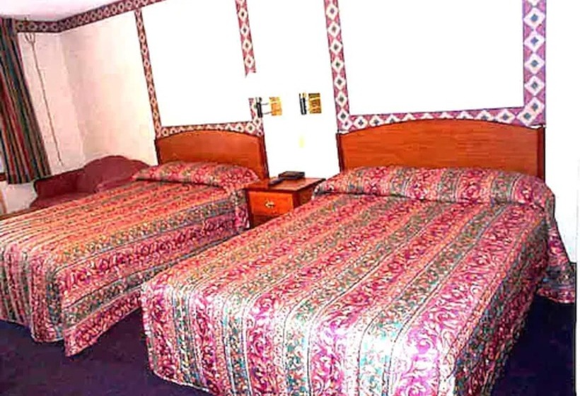 فندق Wesley Inn & Suites