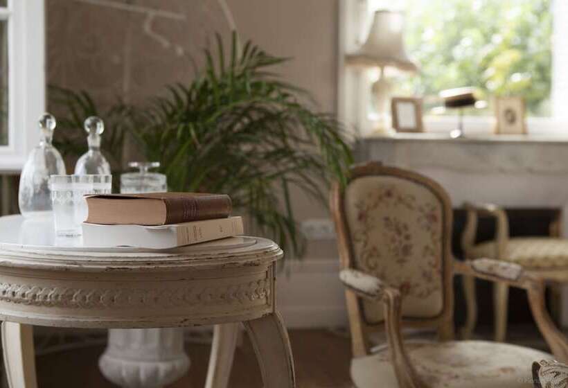 פנסיון Villa Alecya