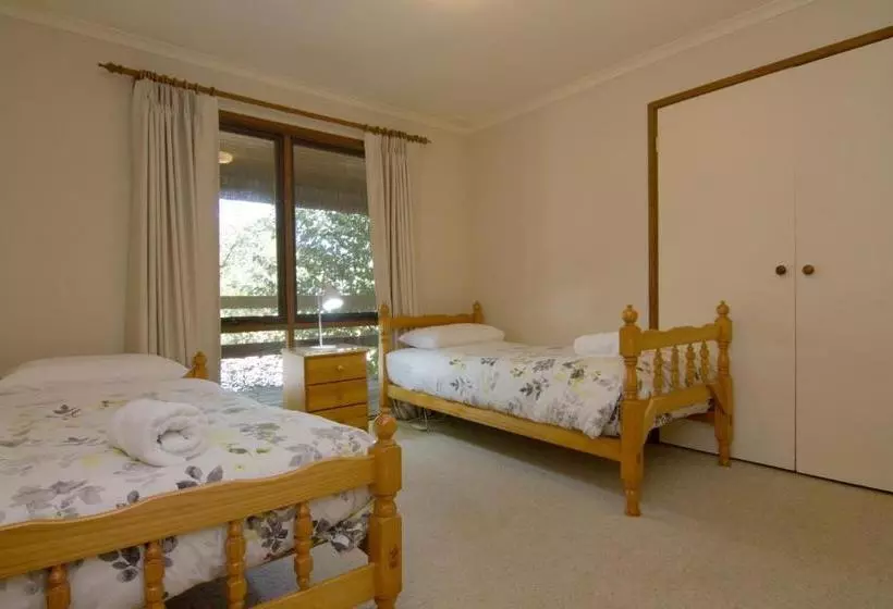 Alrima Lodge, Bright