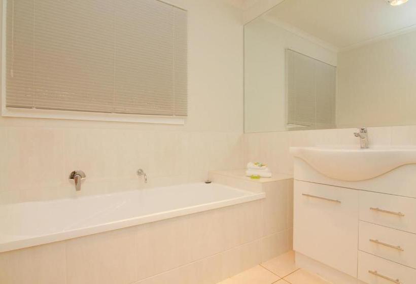 Alrima Lodge, Bright