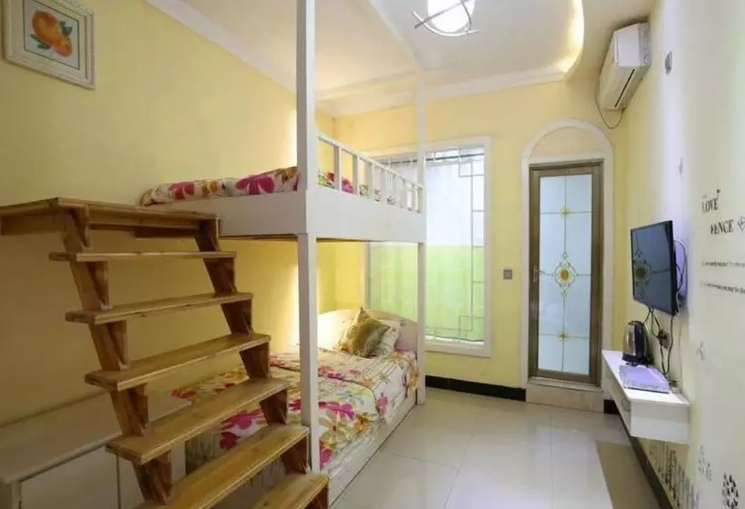 Majatalo Congwen House