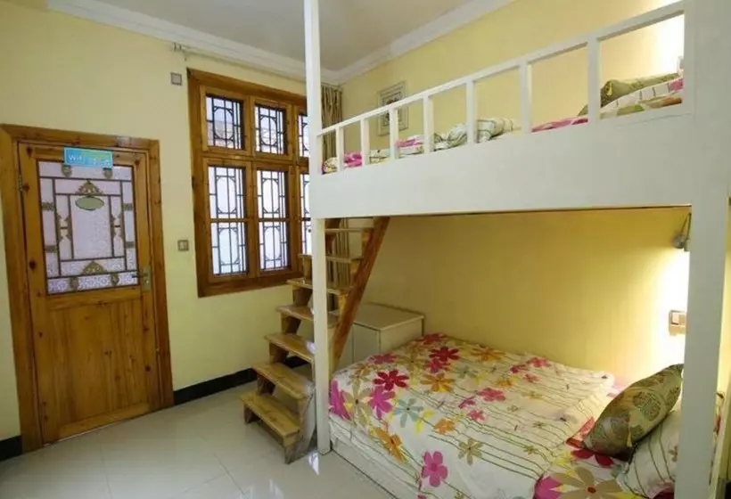 Majatalo Congwen House