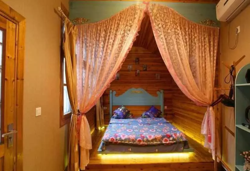 Majatalo Congwen House