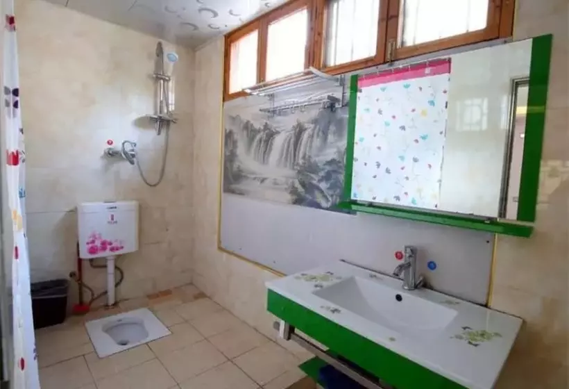 Majatalo Congwen House