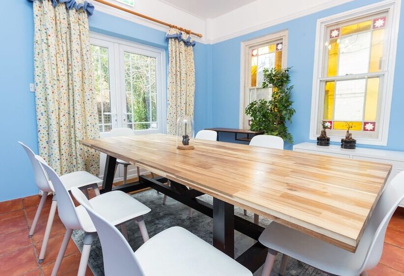 The River Cam Place   Enchanting 6bdr Home Next To River Cam