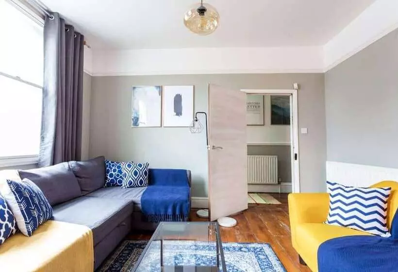 The River Cam Place   Enchanting 6bdr Home Next To River Cam