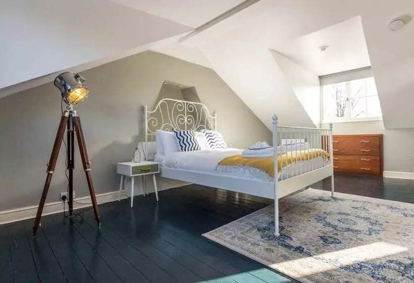 The River Cam Place   Enchanting 6bdr Home Next To River Cam