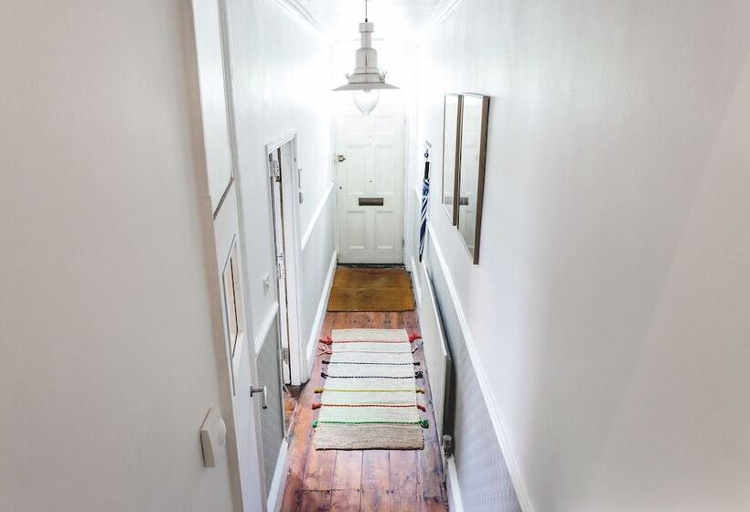 The River Cam Place   Enchanting 6bdr Home Next To River Cam