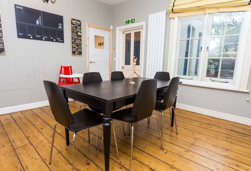 The River Cam Place   Enchanting 6bdr Home Next To River Cam