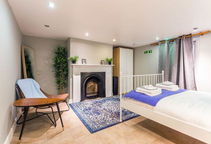 The River Cam Place   Enchanting 6bdr Home Next To River Cam