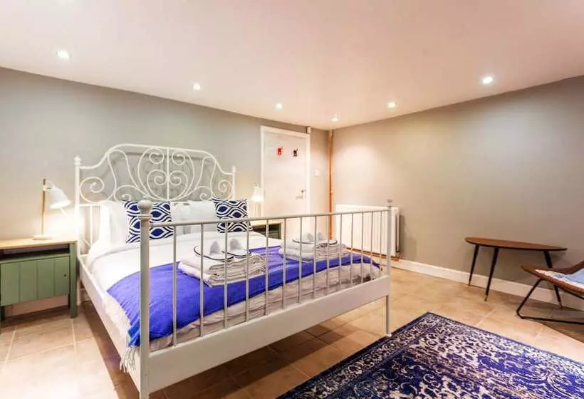 The River Cam Place   Enchanting 6bdr Home Next To River Cam