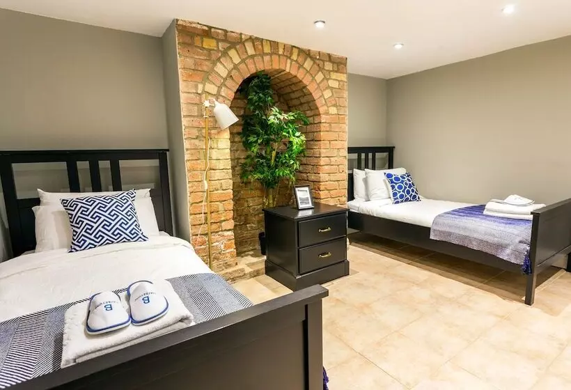 The River Cam Place   Enchanting 6bdr Home Next To River Cam