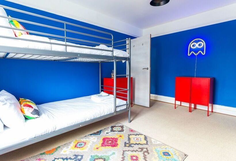 The River Cam Place   Enchanting 6bdr Home Next To River Cam