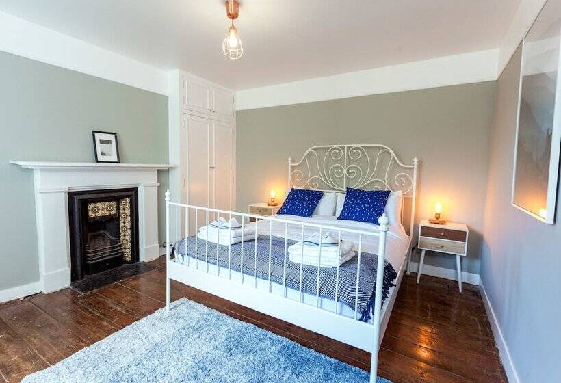 The River Cam Place   Enchanting 6bdr Home Next To River Cam