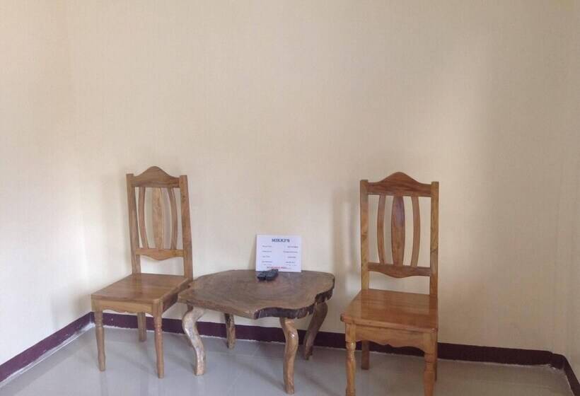 فندق Mikki's Tourist Inn