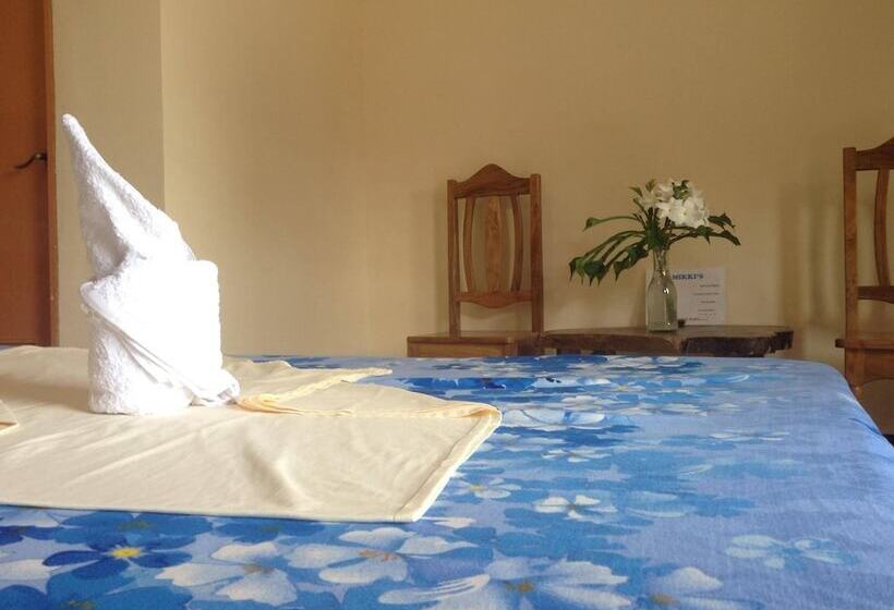 فندق Mikki's Tourist Inn