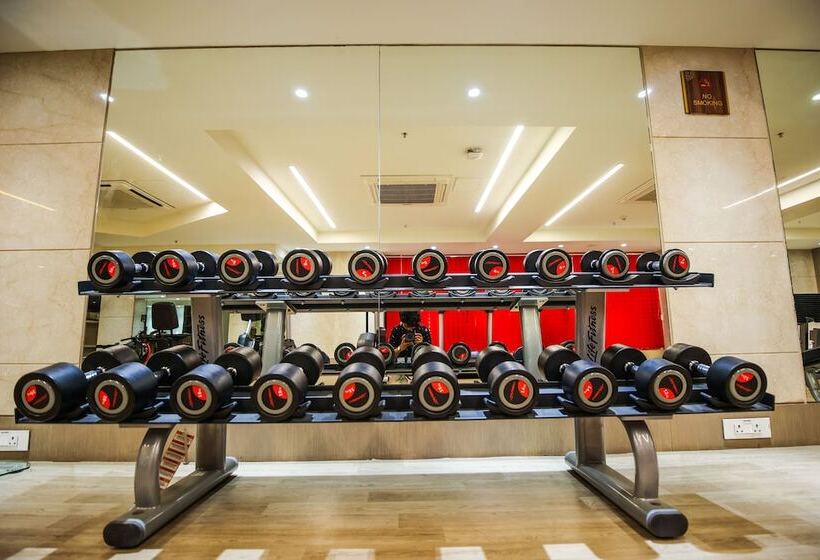 호텔 Ramada Plaza By Wyndham Lucknow