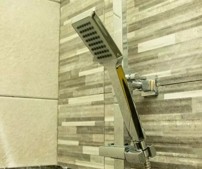 West Plaza Hotel At Lebuu Street