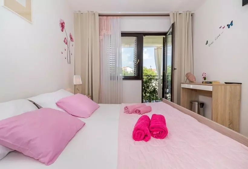 ペンション Guesthouse Adria
