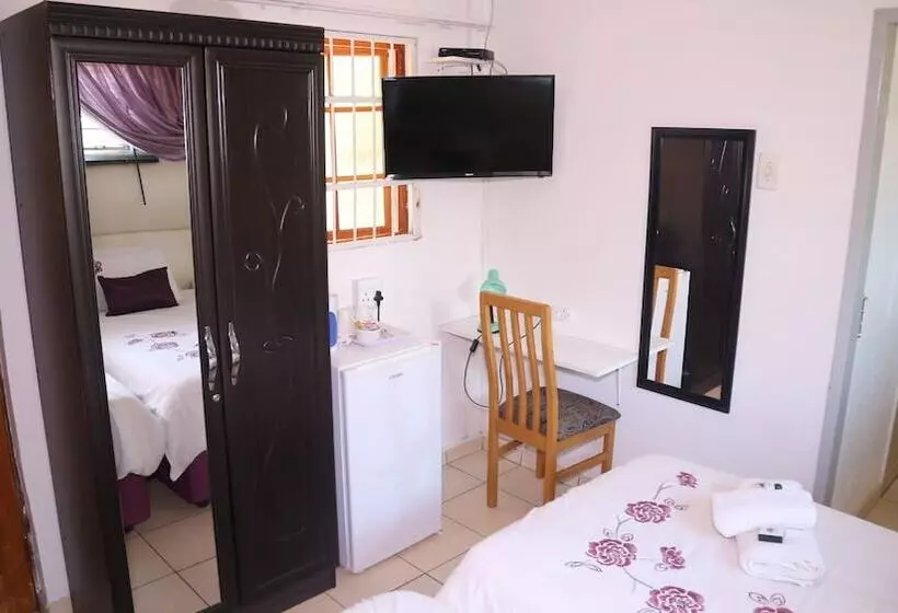 Majatalo Roba Monakedi Guest Lodge