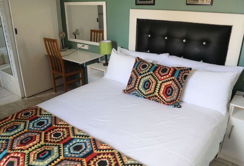 بنسيون Roba Monakedi Guest Lodge