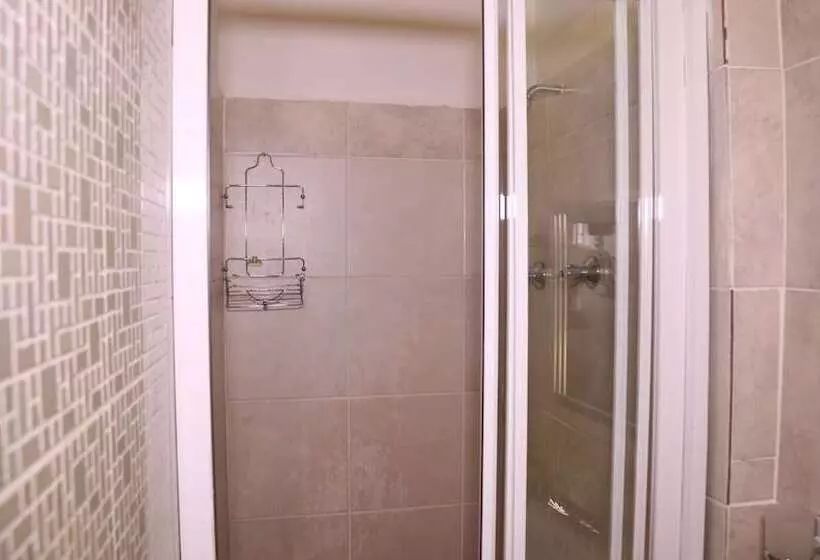 Majatalo Roba Monakedi Guest Lodge