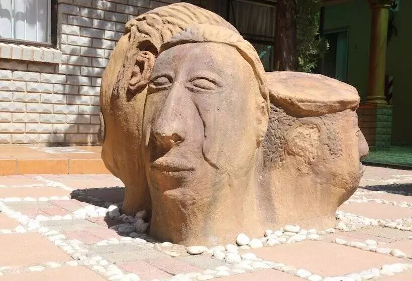 Majatalo Roba Monakedi Guest Lodge