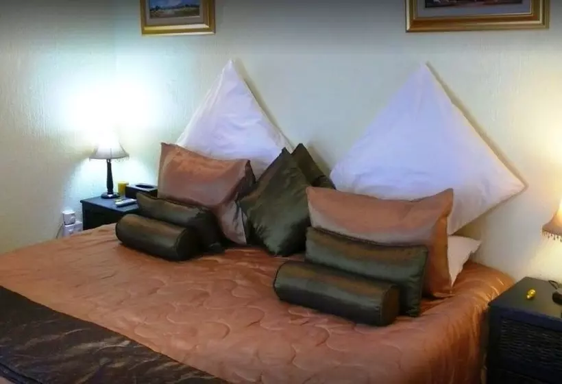 ペンション Whara Whara Guest House